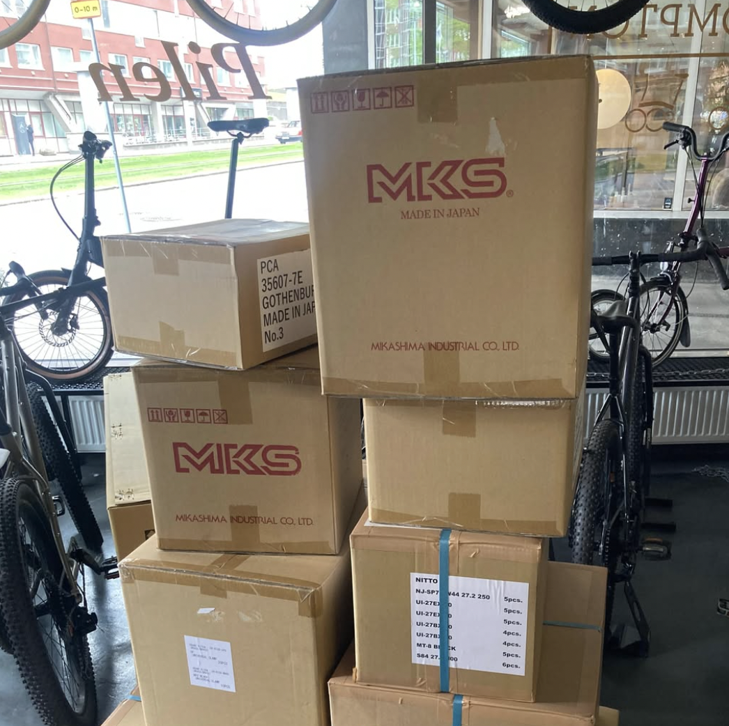 Veloform på Instagram, leverans av MKS och Nitto till butiken